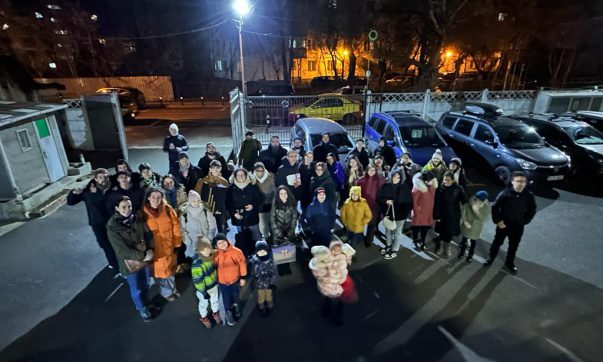 Colindăm vecinii bisericii